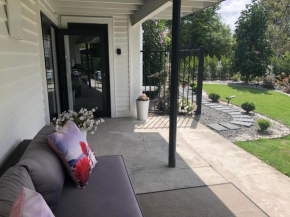 Vista - touch of country and hot Spa